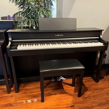 Yamaha Pianos CLP835B Matte black Clavinova console digital piano with bench